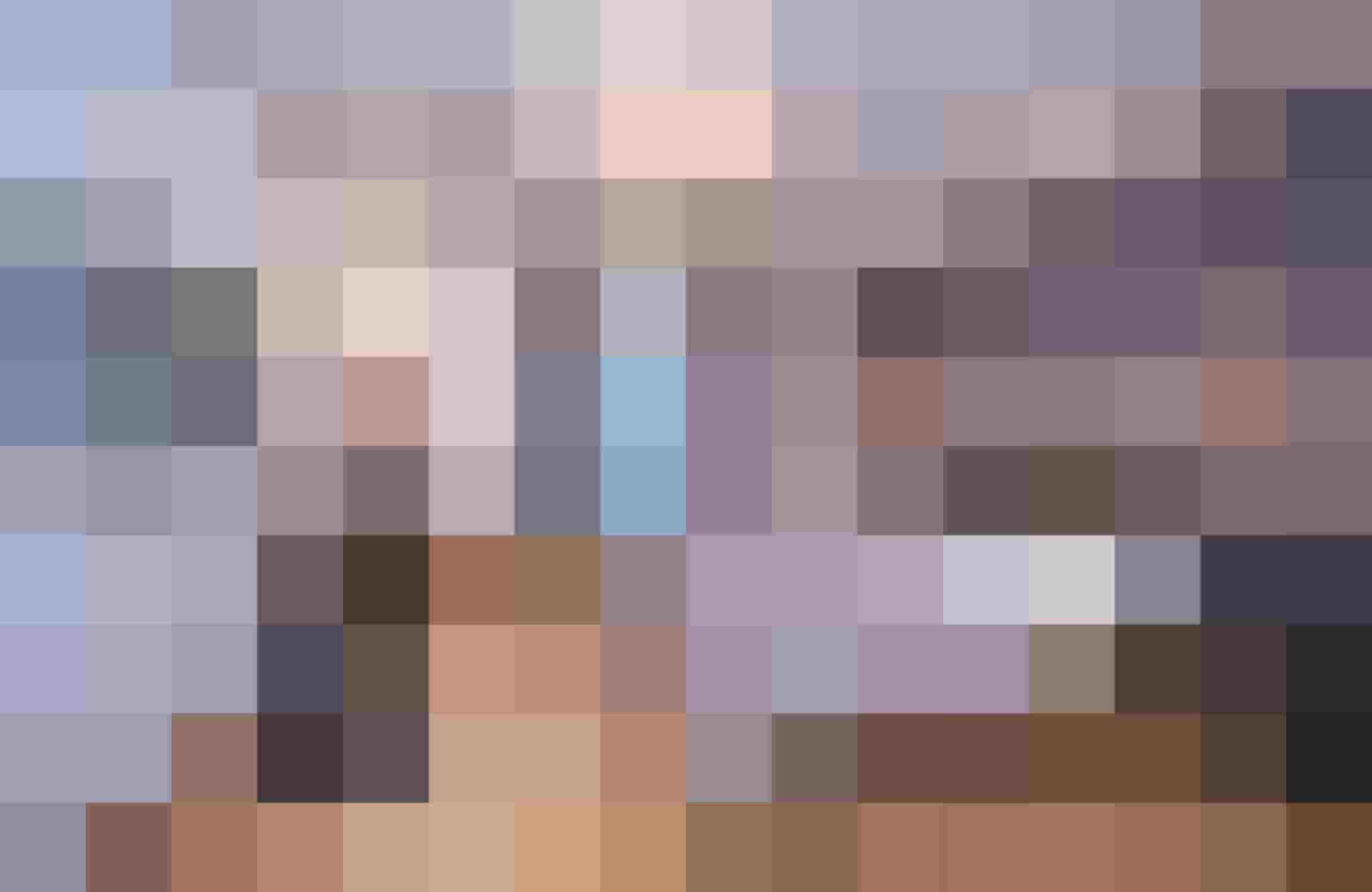 modernes Doppelzimmer mit Bett, Schreibtisch und Fernseher